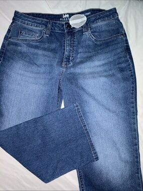 Lee women’s Straight Leg Dark Blue Denim Jeans capris stretch